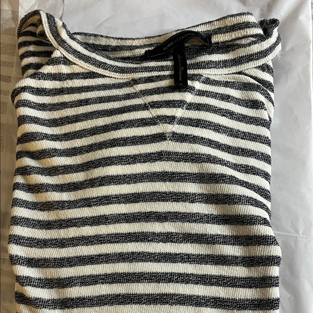 BCBGMaxAzria sweater - Picture 8 of 10